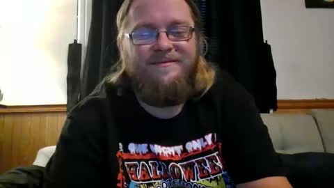 shifty885 online show from October 31, 8:42 pm