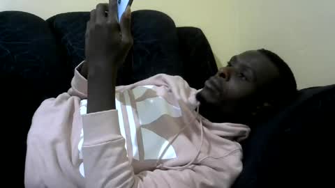 Snapshot of shikwekwe chatting on February 26, 12:20 am Collorewamadeals online show from February 26, 12:20 am