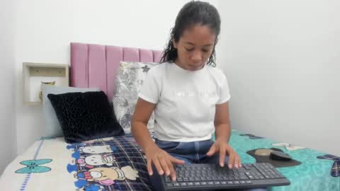 Snapshot of shira_sexylove chatting on February 6, 10:58 am shira_sexylove online show from February 6, 10:58 am