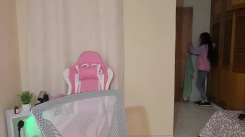  kendal  online show from February 19, 2:22 pm