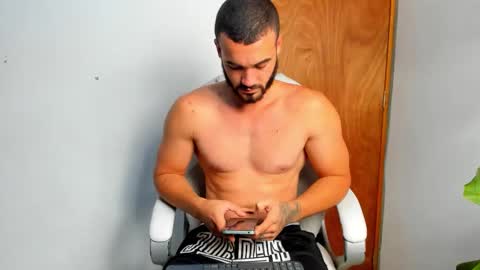Snapshot of shooter_boy_ chatting on September 22, 1:42 am Shooter online show from September 22, 1:42 am