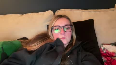 Snapshot of short_sweetpea chatting on January 22, 5:17 pm short sweetpea online show from January 22, 5:17 pm