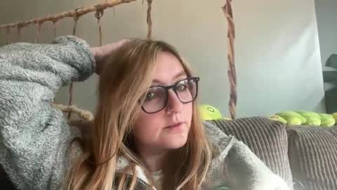 Snapshot of short_sweetpea chatting on March 2, 11:29 am short sweetpea online show from March 2, 11:29 am