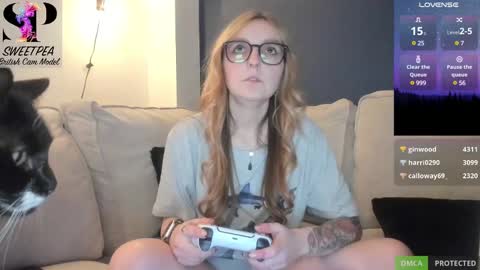 Snapshot of short_sweetpea chatting on February 18, 8:03 pm short sweetpea online show from February 18, 8:03 pm