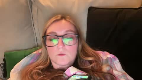 Snapshot of short_sweetpea chatting on March 6, 10:58 pm short sweetpea online show from March 6, 10:58 pm