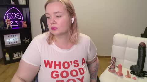 Mimi   online show from May 25, 6:36 pm