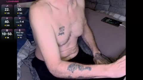 Snapshot of showoffjay46 chatting on March 4, 1:12 am showofjay online show from March 4, 1:12 am