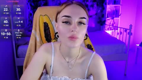 Emly online show from October 26, 4:28 pm