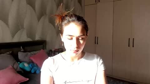 Snapshot of shy_bambiii chatting on September 20, 2:25 am Mika online show from September 20, 2:25 am