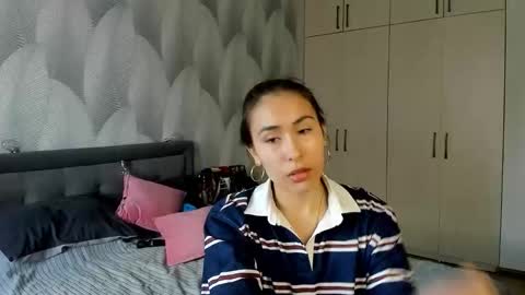 Snapshot of shy_bambiii chatting on September 9, 8:03 am Mika online show from September 9, 8:03 am