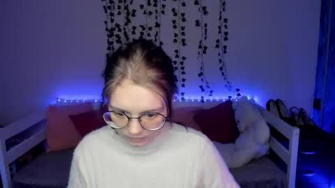 shy_elina01 online show from October 18, 10:41 am