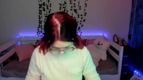 shy_elina01 online show from November 12, 10:50 am