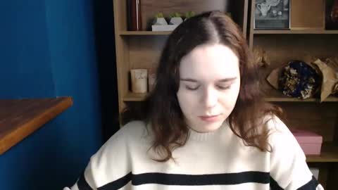 shy_lil online show from December 21, 11:27 am