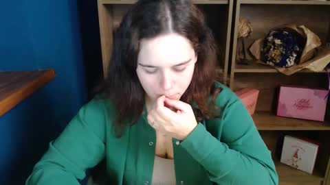 shy_lil online show from October 12, 10:08 am