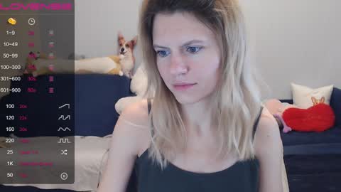 Snapshot of shy_moony chatting on December 20, 8:23 pm just Alex online show from December 20, 8:23 pm