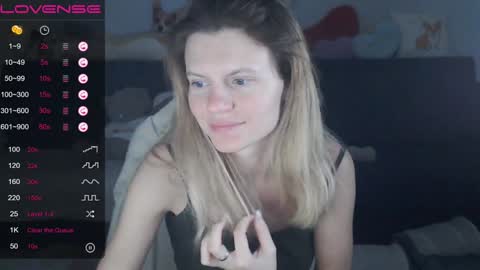 Snapshot of shy_moony chatting on January 26, 10:46 pm just Alex online show from January 26, 10:46 pm