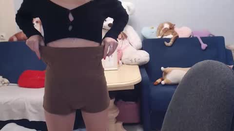 Snapshot of shy_moony chatting on September 14, 3:35 pm just Alex online show from September 14, 3:35 pm