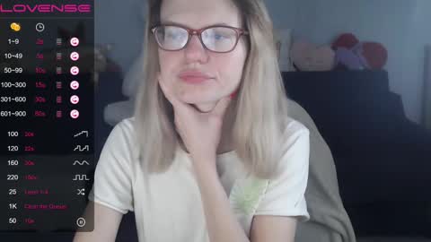 Snapshot of shy_moony chatting on February 20, 10:04 pm just Alex online show from February 20, 10:04 pm