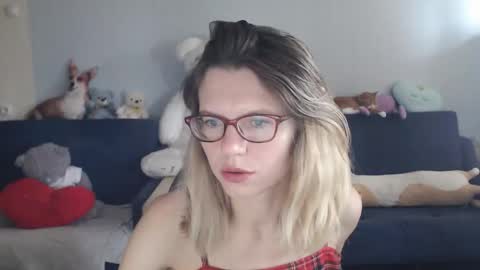 Snapshot of shy_moony chatting on September 12, 2:08 pm just Alex online show from September 12, 2:08 pm