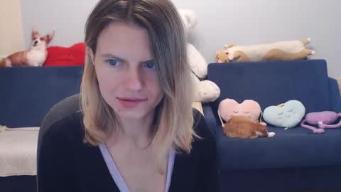 Snapshot of shy_moony chatting on September 18, 4:44 pm just Alex online show from September 18, 4:44 pm