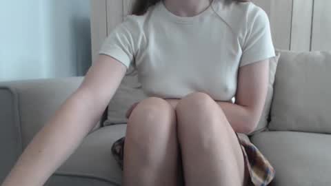 shy_schoolgirl_ online show from February 8, 12:06 pm