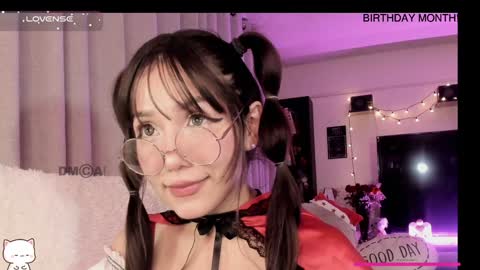 Snapshot of shyangie24 chatting on December 17, 3:39 am Angeline 3 independent come here when am horny... online show from December 17, 3:39 am