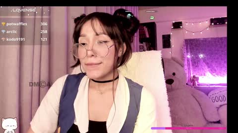 Snapshot of shyangie24 chatting on January 13, 6:16 am Angeline 3 independent come here when am horny... online show from January 13, 6:16 am