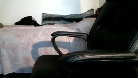 shyboyhugecum2020 online show from July 27, 12:08 am
