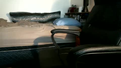shyboyhugecum2020 online show from June 19, 3:01 am