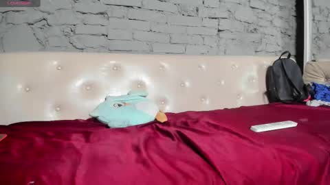 shygurl18hot online show from February 19, 9:28 am