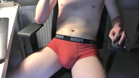 shyguy_2005 online show from April 12, 3:49 pm