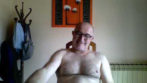 shymmy10 online show from May 9, 10:10 am