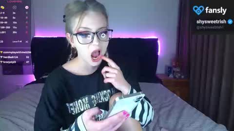 shysweetrish online show from March 6, 6:08 am