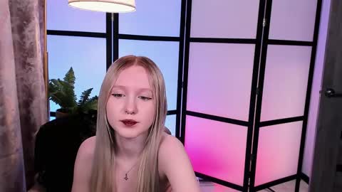 Sia online show from March 27, 5:58 pm