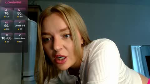 Snapshot of siberian_girl_ chatting on September 17, 4:27 am Eva online show from September 17, 4:27 am