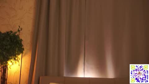 Elizabeth online show from March 9, 2:05 am