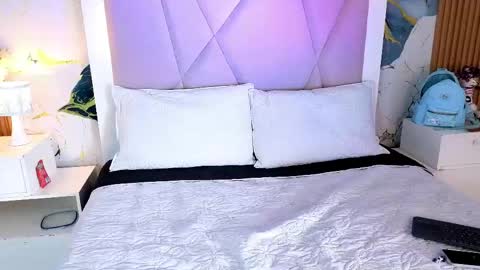 Sienna Desieree online show from May 14, 1:42 pm