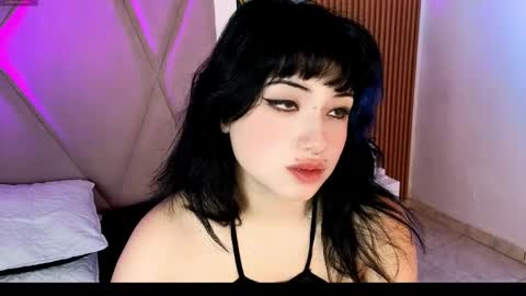 Sienna Desieree online show from April 26, 1:53 pm