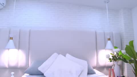 Camila Vargas online show from September 10, 1:34 pm