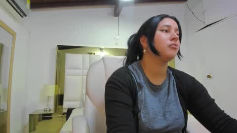 Sienna  online show from January 16, 10:57 am