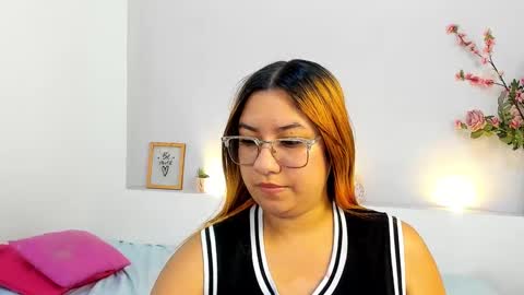 Sienna Rose online show from February 9, 7:37 am