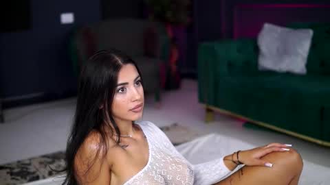 Snapshot of siennaruh chatting on September 18, 11:03 am Sienna online show from September 18, 11:03 am