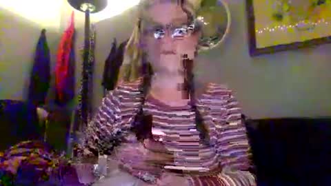 siennavia online show from March 9, 4:17 am