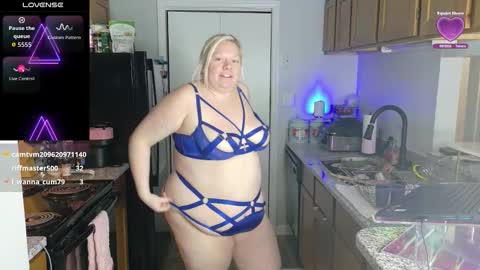 Sienna Luxx online show from October 17, 9:19 pm