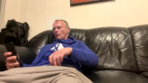 R online show from February 3, 6:00 am