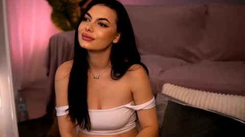 Maria online show from January 10, 1:05 pm