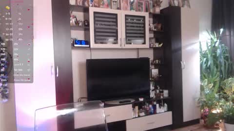 silenaa_sloussen online show from November 10, 5:10 am