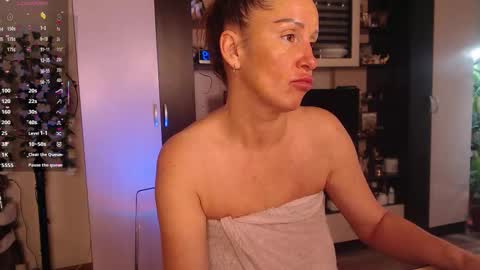 silenaa_sloussen online show from September 16, 4:48 am