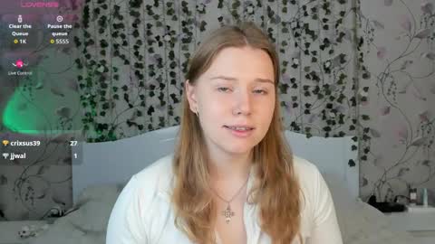 Chloe online show from November 5, 5:53 am