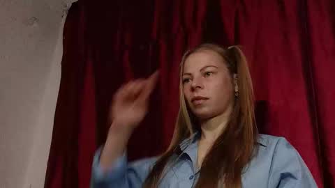 JULIANA online show from March 19, 8:36 pm